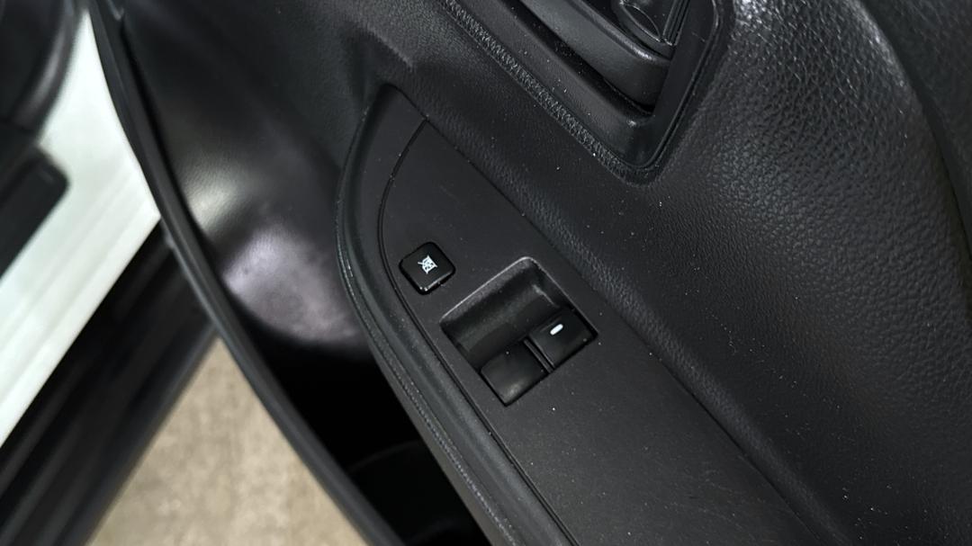 2023 Mitsubishi Triton Glx (4x2), Manual, 34365 km, Drivers Side Door Panel Controls