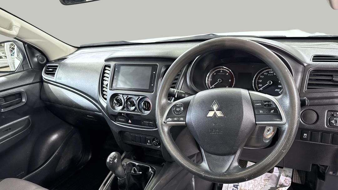 2023 Mitsubishi Triton Glx (4x2), Manual, 34365 km, Dashboard View