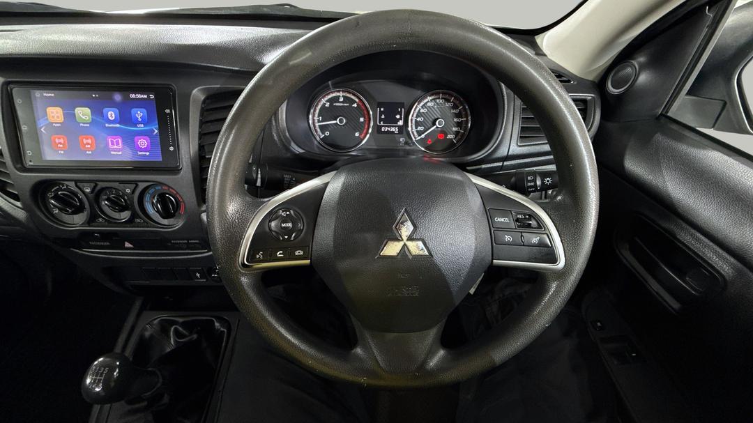 2023 Mitsubishi Triton Glx (4x2), Manual, 34365 km, Steering Wheel Close-up