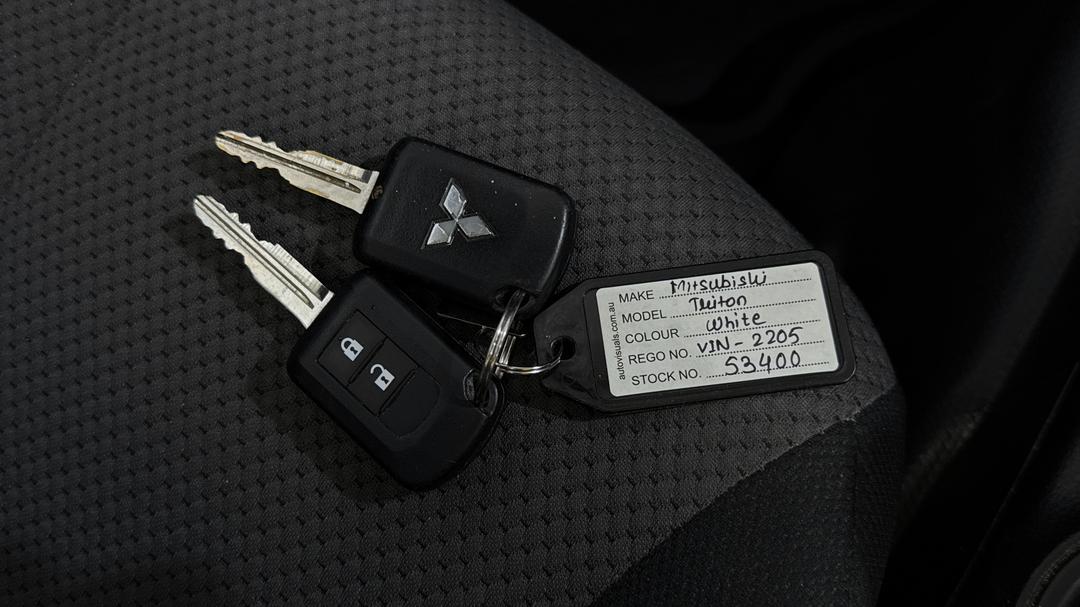 2023 Mitsubishi Triton Glx (4x2), Manual, 34365 km, Key Close-up