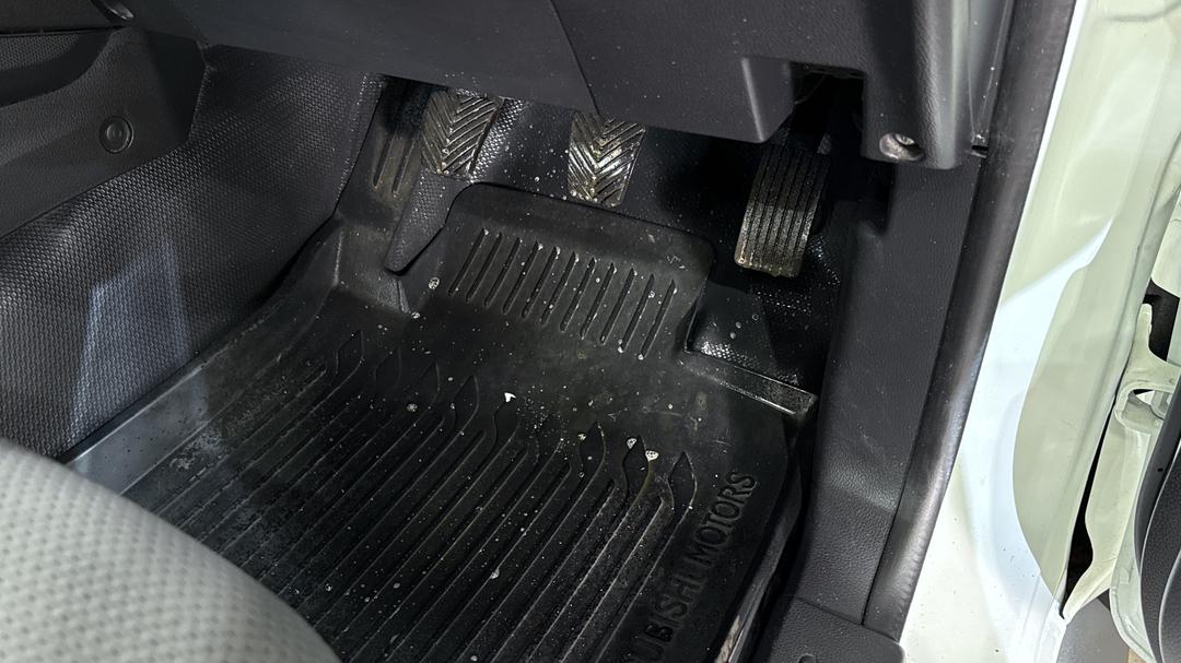 2023 Mitsubishi Triton Glx (4x2), Manual, 34365 km, Pedals and Footmat