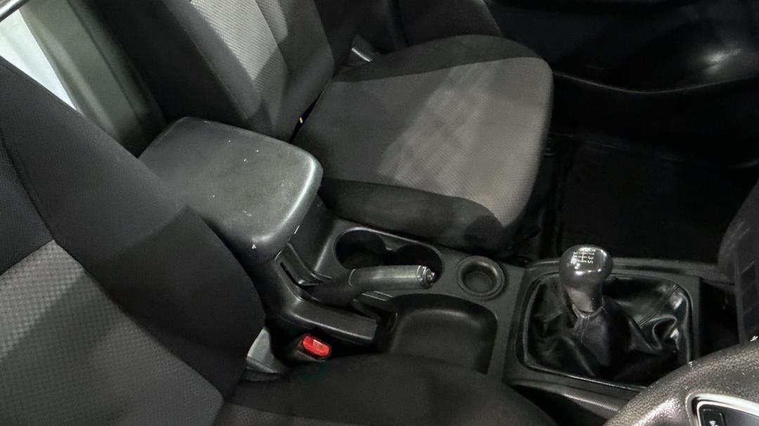 2023 Mitsubishi Triton Glx (4x2), Manual, 34365 km, Center Console