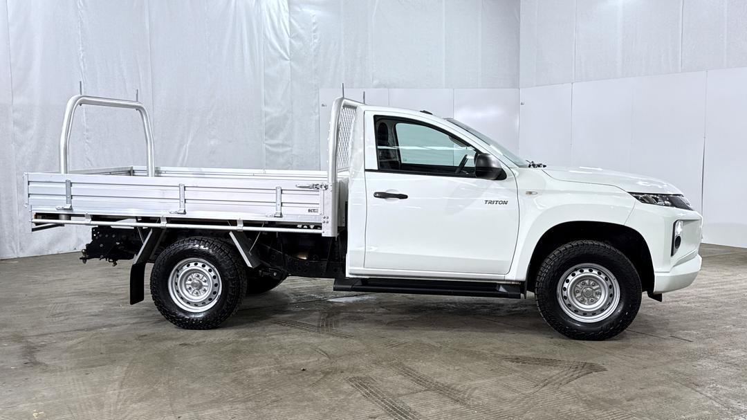 2023 Mitsubishi Triton Glx (4x2), Manual, 34365 km, Right Side View