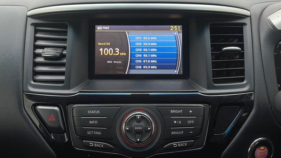 2014 Nissan Pathfinder St (4x4), Automatic, 100564 km, Infotainment System