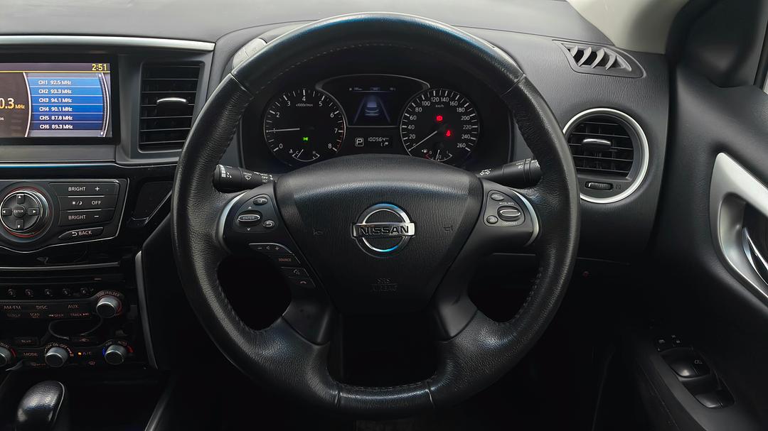 2014 Nissan Pathfinder St (4x4), Automatic, 100564 km, Steering Wheel Close-up