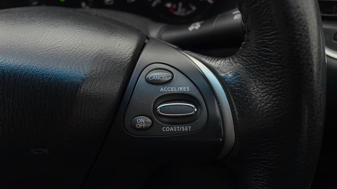 2014 Nissan Pathfinder St (4x4), Automatic, 100564 km, Cruise Control