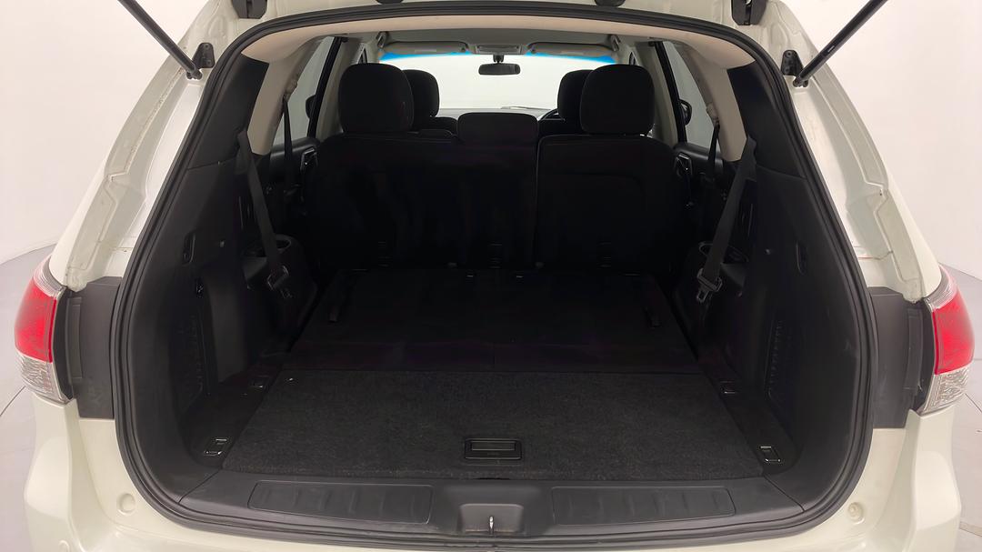 2014 Nissan Pathfinder St (4x4), Automatic, 100564 km, Boot Inside View