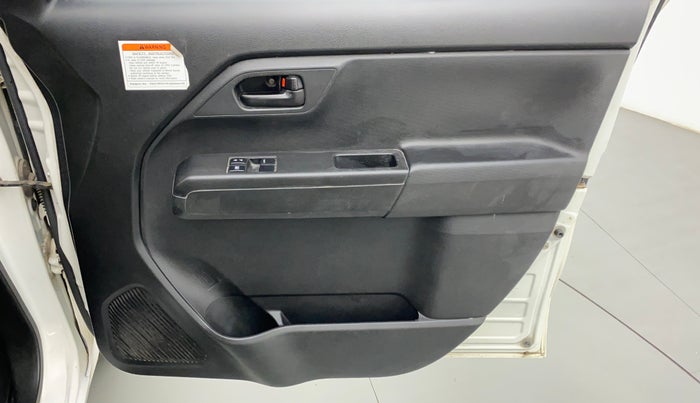 2019 Maruti New Wagon-R 1.0 Lxi (o) cng, CNG, Manual, 92,418 km, Driver Side Door Panels Control
