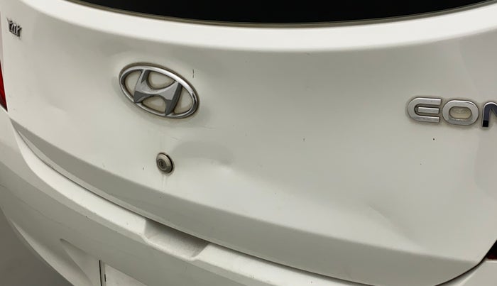 2016 Hyundai Eon MAGNA +, Petrol, Manual, 23,349 km, Dicky (Boot door) - Slightly dented