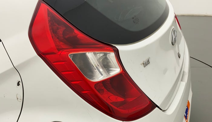 2016 Hyundai Eon MAGNA +, Petrol, Manual, 23,349 km, Left tail light - Minor damage