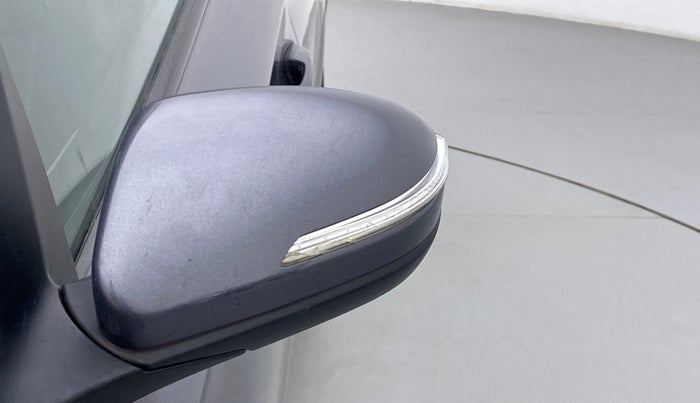 2017 Hyundai Elite i20 SPORTZ 1.4, Diesel, Manual, 90,786 km, Left rear-view mirror - Indicator light has minor damage