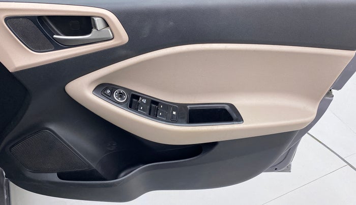 2017 Hyundai Elite i20 SPORTZ 1.4, Diesel, Manual, 90,786 km, Driver Side Door Panels Control