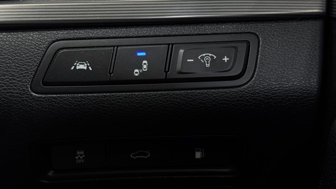 2018 Hyundai Sonata Premium, Automatic, 41958 km, Utility Switches/Buttons