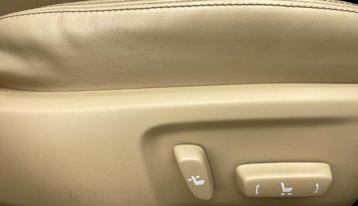 2018 Toyota YARIS VX CVT, Petrol, Automatic, 25,811 km, Driver Side Adjustment Panel