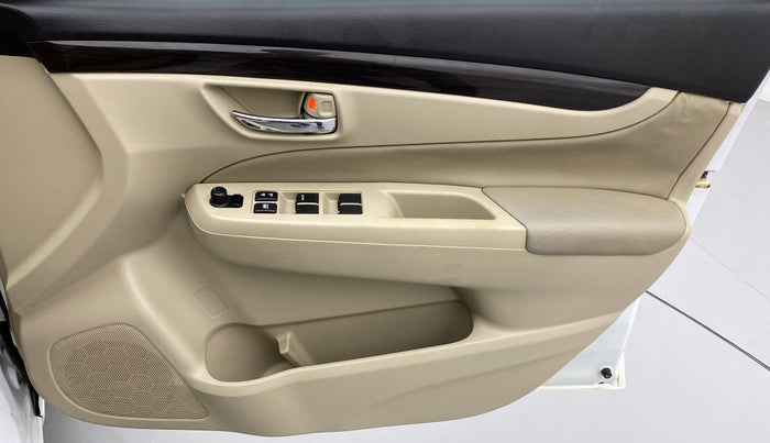 2016 Maruti Ciaz ZDI+ SHVS, Diesel, Manual, 81,311 km, Driver Side Door Panels Control
