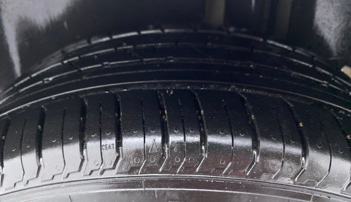 2016 Maruti Ciaz ZDI+ SHVS, Diesel, Manual, 81,311 km, Left Rear Tyre Tread