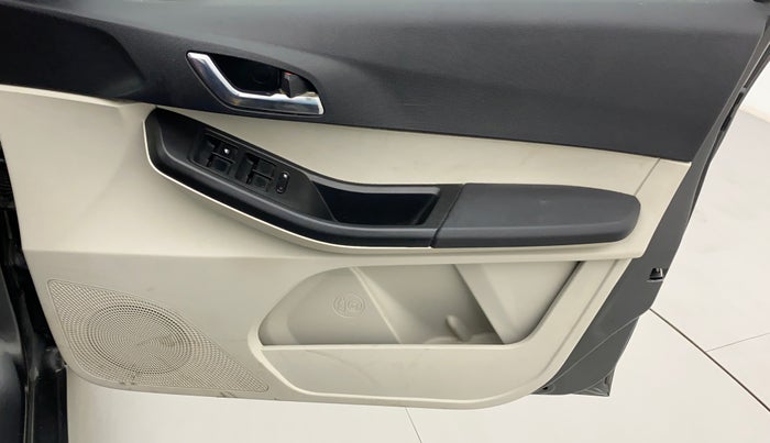 2022 Tata Tiago XZ PLUS CNG, CNG, Manual, 37,714 km, Driver Side Door Panels Control