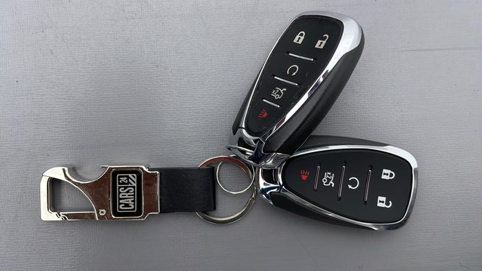 CHEVROLET CAMARO-Key Close-up