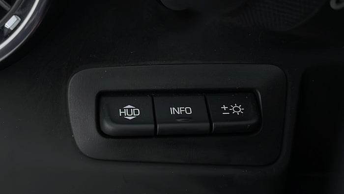 CHEVROLET CAMARO-Heads Up Display