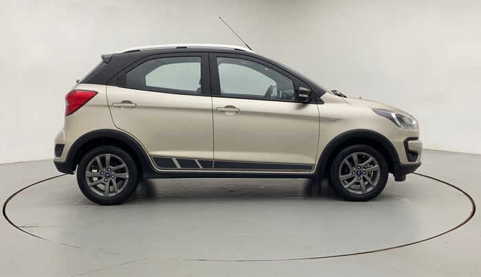 2018 Ford FREESTYLE TITANIUM + 1.2 TI-VCT, Petrol, Manual, 35,175 km, Right Side View