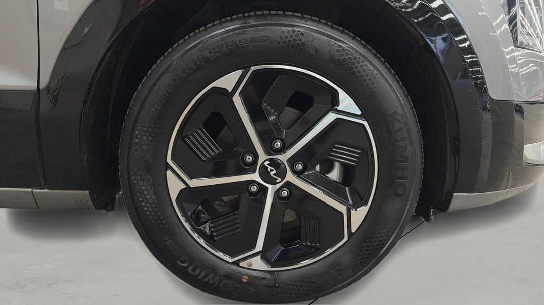 2022 Kia Niro Hev S (hybrid), Automatic, 36205 km, Right Front Wheel