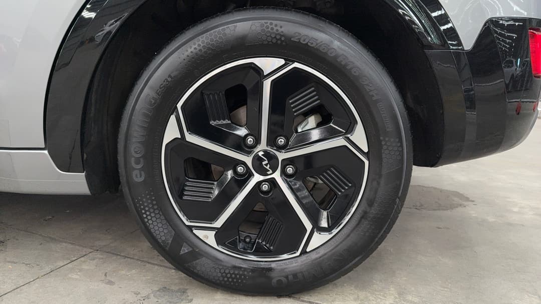 2022 Kia Niro Hev S (hybrid), Automatic, 36205 km, Left Rear Wheel