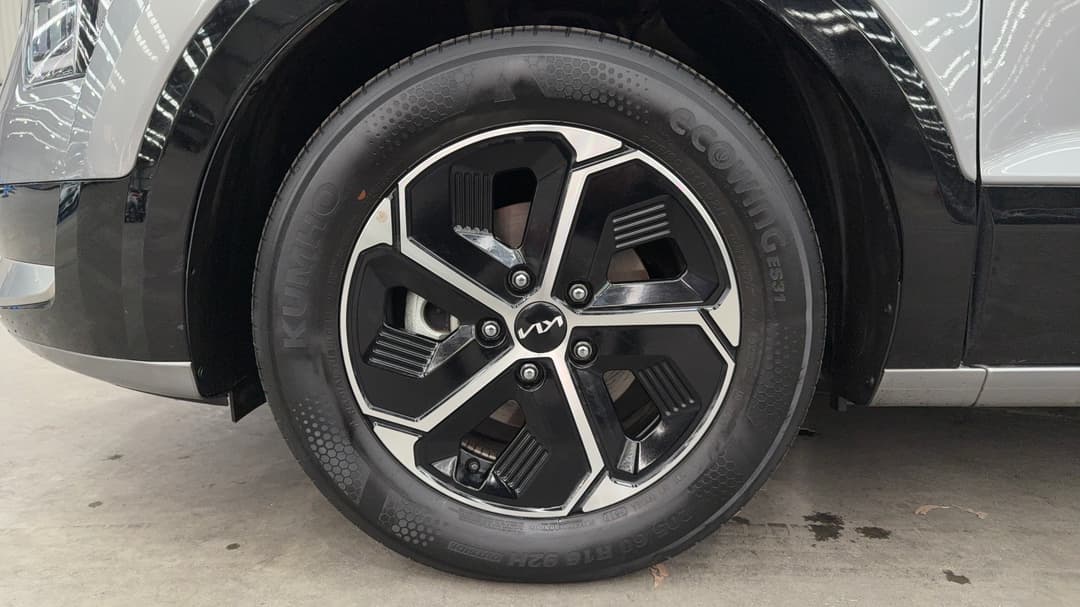 2022 Kia Niro Hev S (hybrid), Automatic, 36205 km, Left Front Wheel