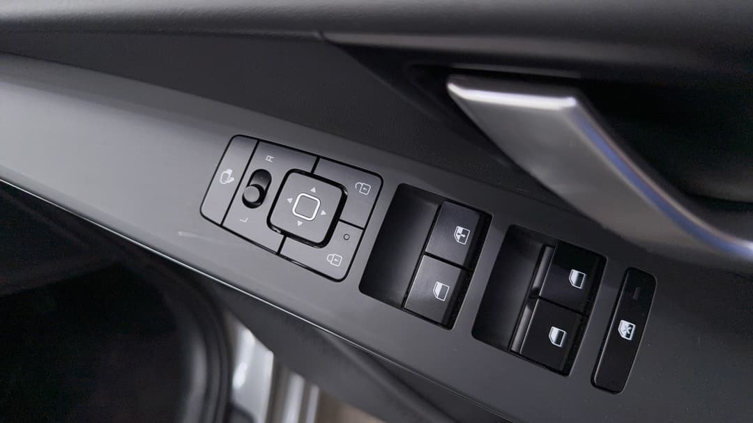 2022 Kia Niro Hev S (hybrid), Automatic, 36205 km, Drivers Side Door Panel Controls