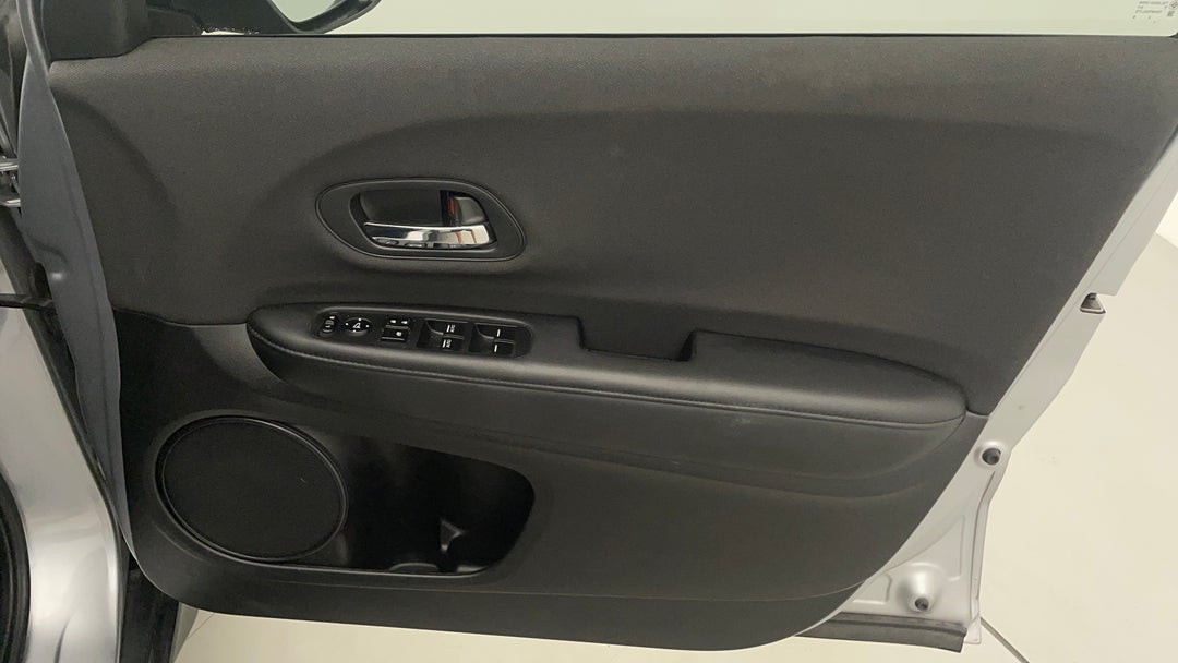 2020 Honda HR-V Vti, Automatic, 46282 km, Speaker View