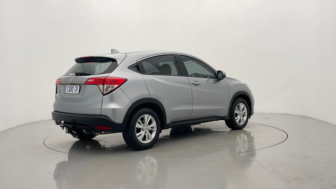 2020 Honda HR-V Vti, Automatic, 46282 km, Right Back Diagonal (45- Degree) View