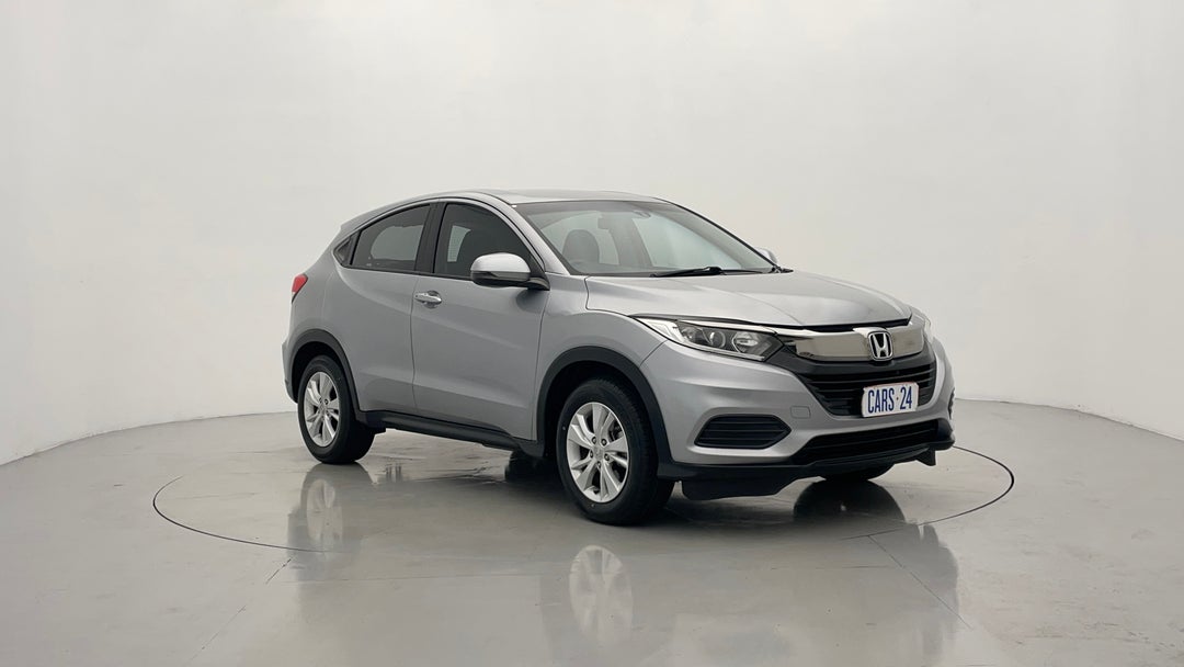 2020 Honda HR-V Vti, Automatic, 46282 km, Right Front Diagonal (45- Degree) View