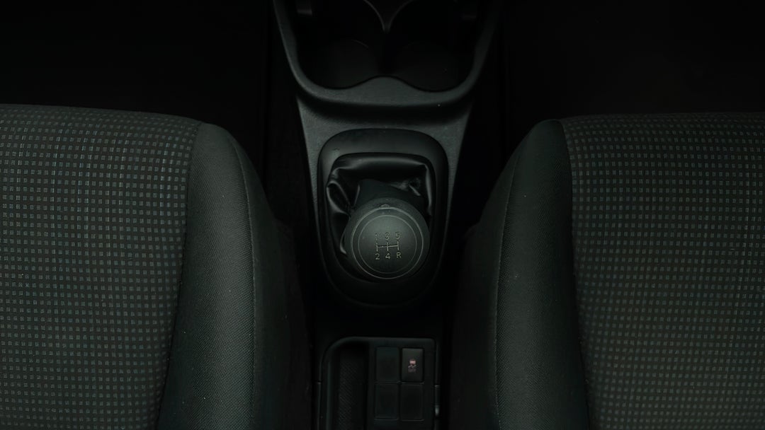 2016 Toyota Yaris Ascent, Manual, 37246 km, Gear Lever 