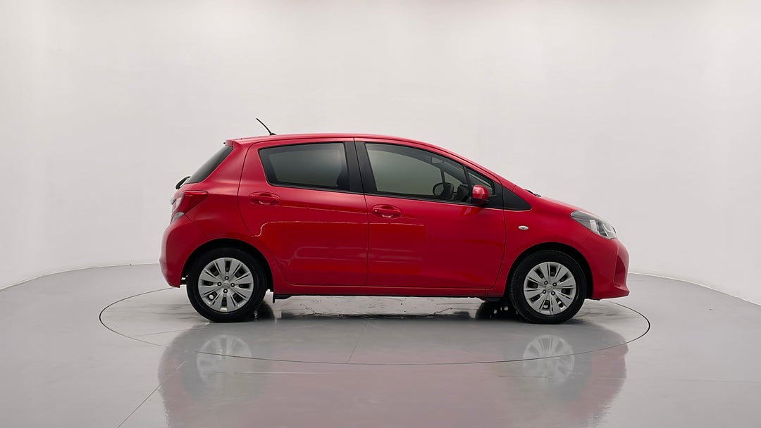 2016 Toyota Yaris Ascent, Manual, 37246 km, Right Side View