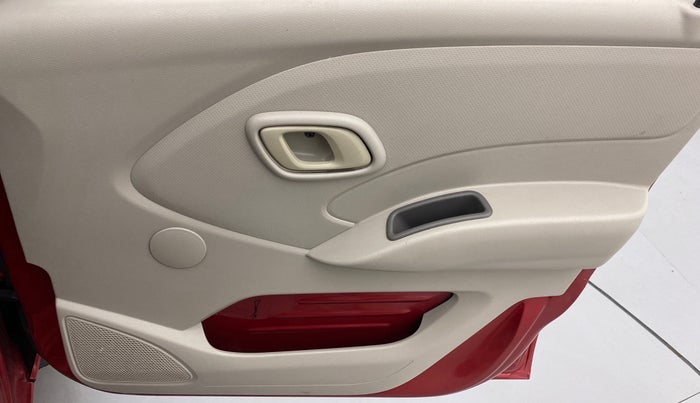 2016 Datsun Redi Go T (O), CNG, Manual, 68,315 km, Driver Side Door Panels Control