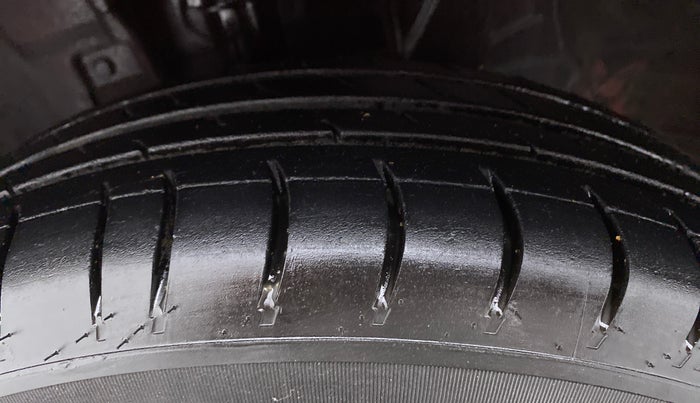 2016 Datsun Redi Go T (O), CNG, Manual, 68,315 km, Left Front Tyre Tread