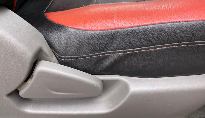 2016 Datsun Redi Go T (O), CNG, Manual, 68,315 km, Driver Side Adjustment Panel