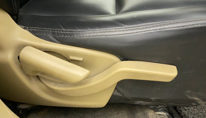 2015 Honda Amaze 1.2L I-VTEC S, CNG, Manual, 97,500 km, Driver Side Adjustment Panel