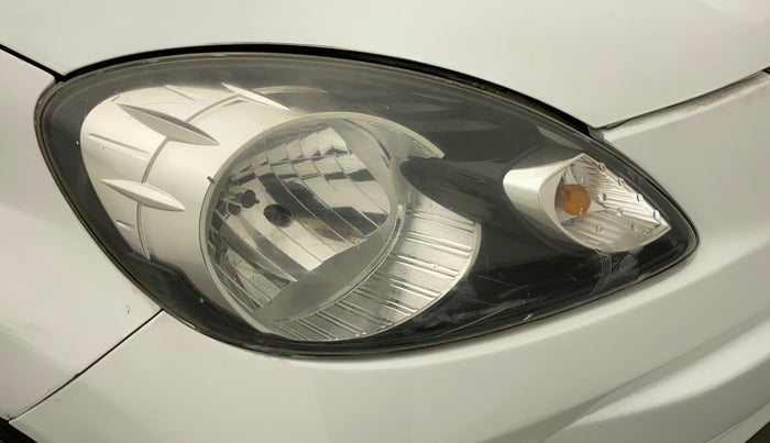 2015 Honda Amaze 1.2L I-VTEC S, CNG, Manual, 97,500 km, Right headlight - Faded