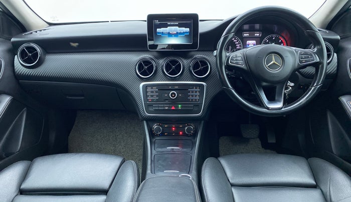 2015 Mercedes Benz GLA Class 200 CDI STYLE, Diesel, Automatic, 82,597 km, Dashboard