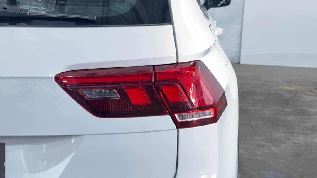 2023 Volkswagen Tiguan 110tsi Life, Automatic, 50595 km, Badge (Boot Right Side)
