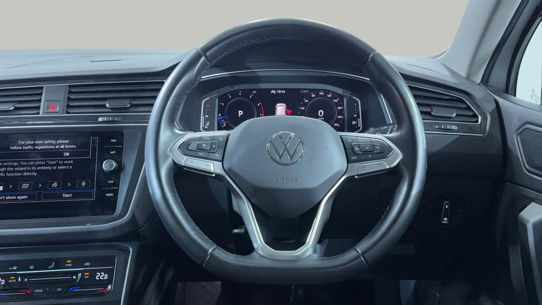 2023 Volkswagen Tiguan 110tsi Life, Automatic, 50595 km, Steering Wheel Close-up