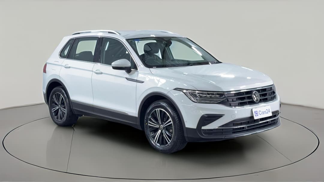 2023 Volkswagen Tiguan 110tsi Life, Automatic, 50595 km, Right Front Diagonal (45- Degree) View