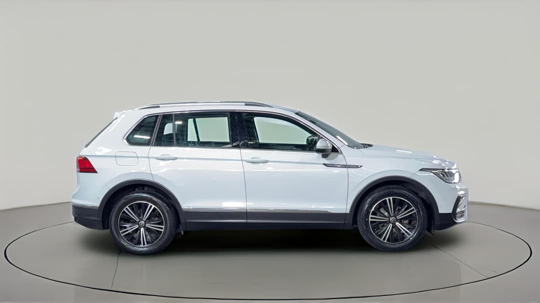 2023 Volkswagen Tiguan 110tsi Life, Automatic, 50595 km, Right Side View