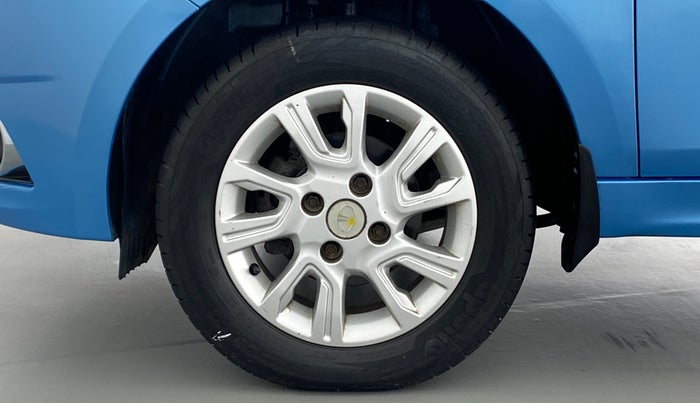 2016 Tata Tiago XZ 1.2 REVOTRON, Petrol, Manual, 32,847 km, Left Front Wheel