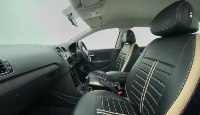 2018 Volkswagen Ameo COMFORTLINE 1.0, Petrol, Manual, 43,122 km, Right Side Front Door Cabin