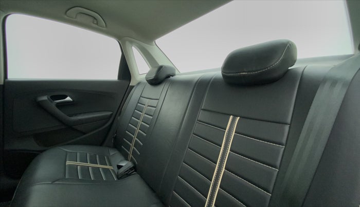 2018 Volkswagen Ameo COMFORTLINE 1.0, Petrol, Manual, 43,122 km, Right Side Rear Door Cabin