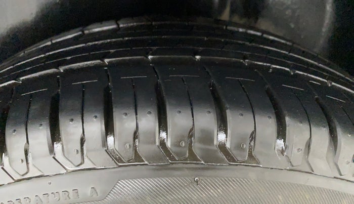 2018 Volkswagen Ameo COMFORTLINE 1.0, Petrol, Manual, 43,122 km, Left Rear Tyre Tread