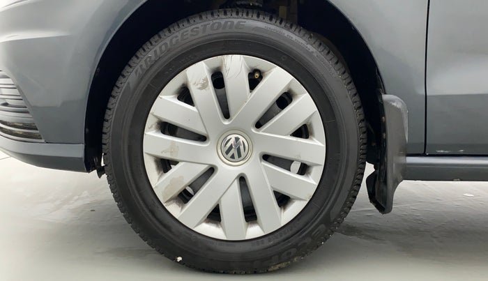 2018 Volkswagen Ameo COMFORTLINE 1.0, Petrol, Manual, 43,122 km, Left Front Wheel