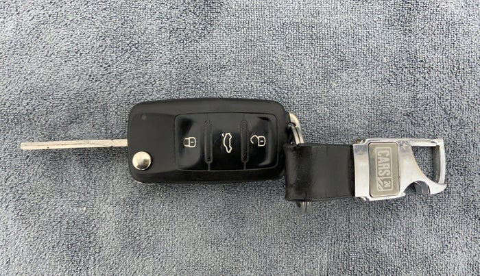 2018 Volkswagen Ameo COMFORTLINE 1.0, Petrol, Manual, 43,122 km, Key Close Up