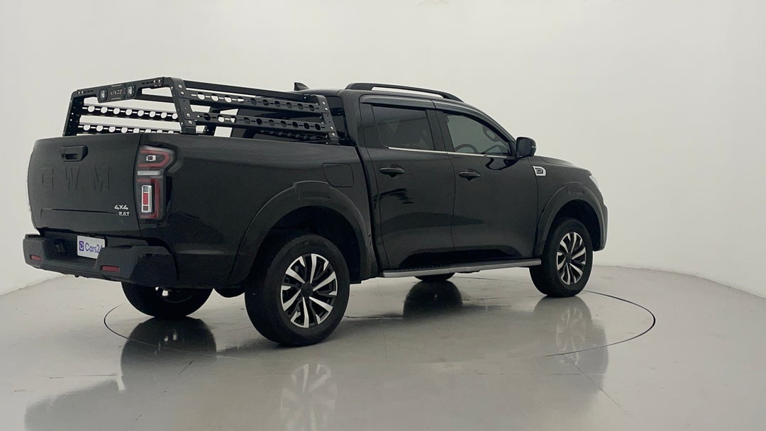 Right Back Diagonal (45- Degree) View